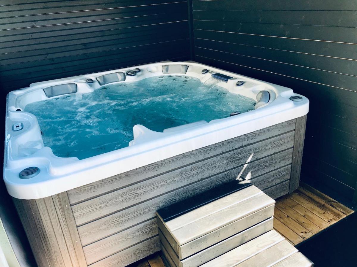 Guesthouse La Costiere - Logements Independants - Espace Piscine Jacuzzi リュネル エクステリア 写真