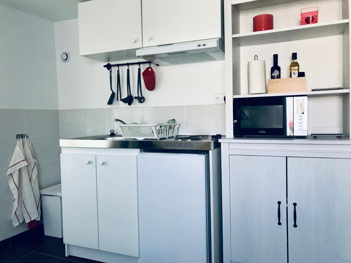 Guesthouse La Costiere - Logements Independants - Espace Piscine Jacuzzi リュネル エクステリア 写真