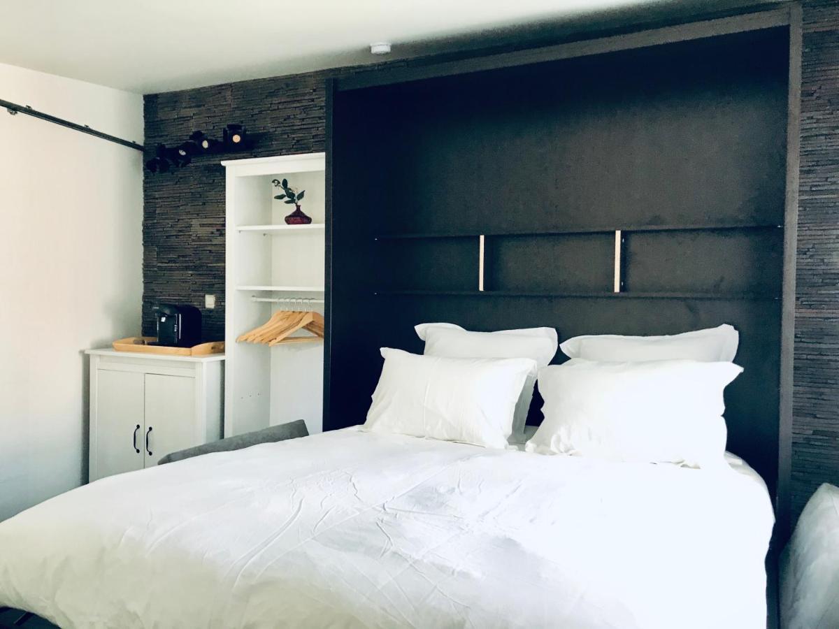 Guesthouse La Costiere - Logements Independants - Espace Piscine Jacuzzi リュネル エクステリア 写真