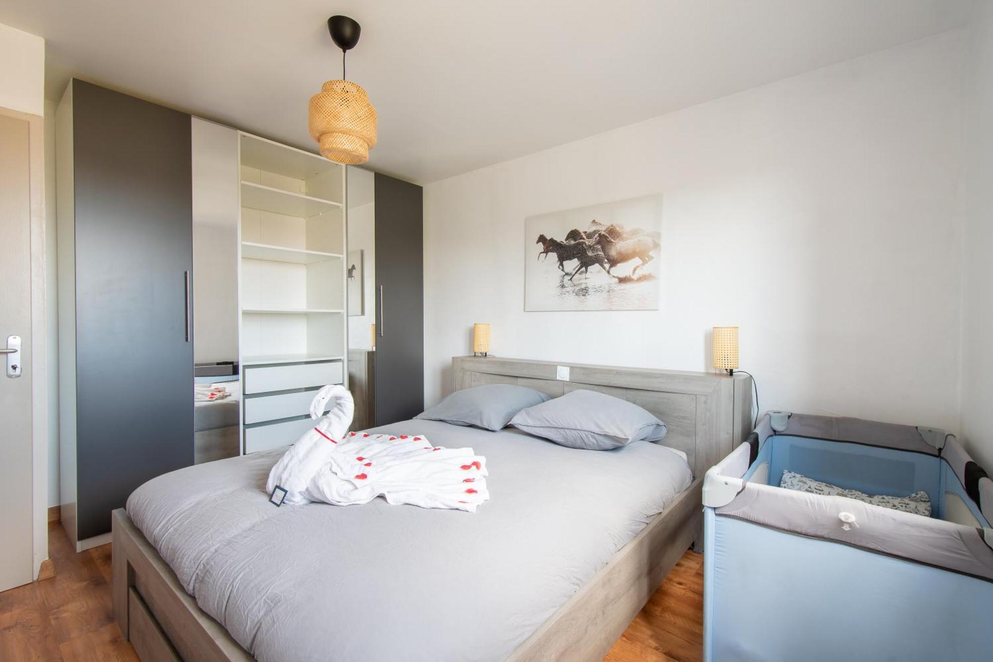 Guesthouse La Costiere - Logements Independants - Espace Piscine Jacuzzi リュネル エクステリア 写真