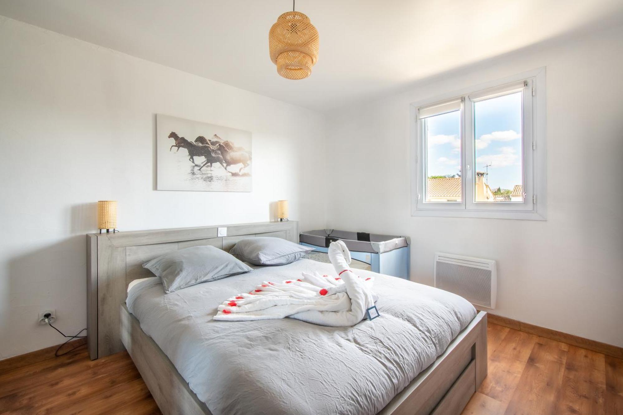 Guesthouse La Costiere - Logements Independants - Espace Piscine Jacuzzi リュネル エクステリア 写真