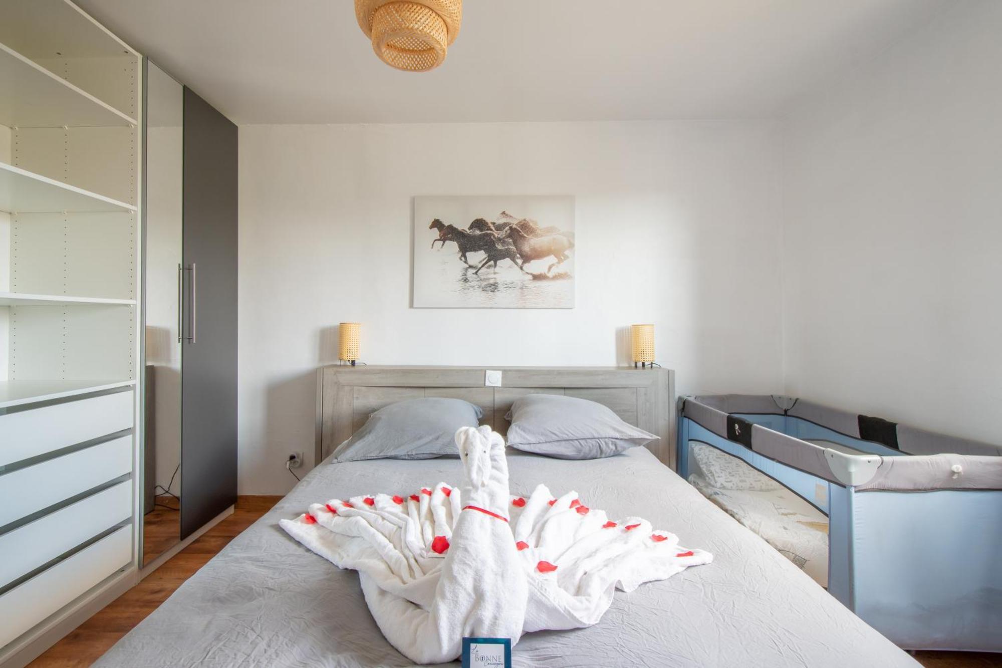 Guesthouse La Costiere - Logements Independants - Espace Piscine Jacuzzi リュネル エクステリア 写真