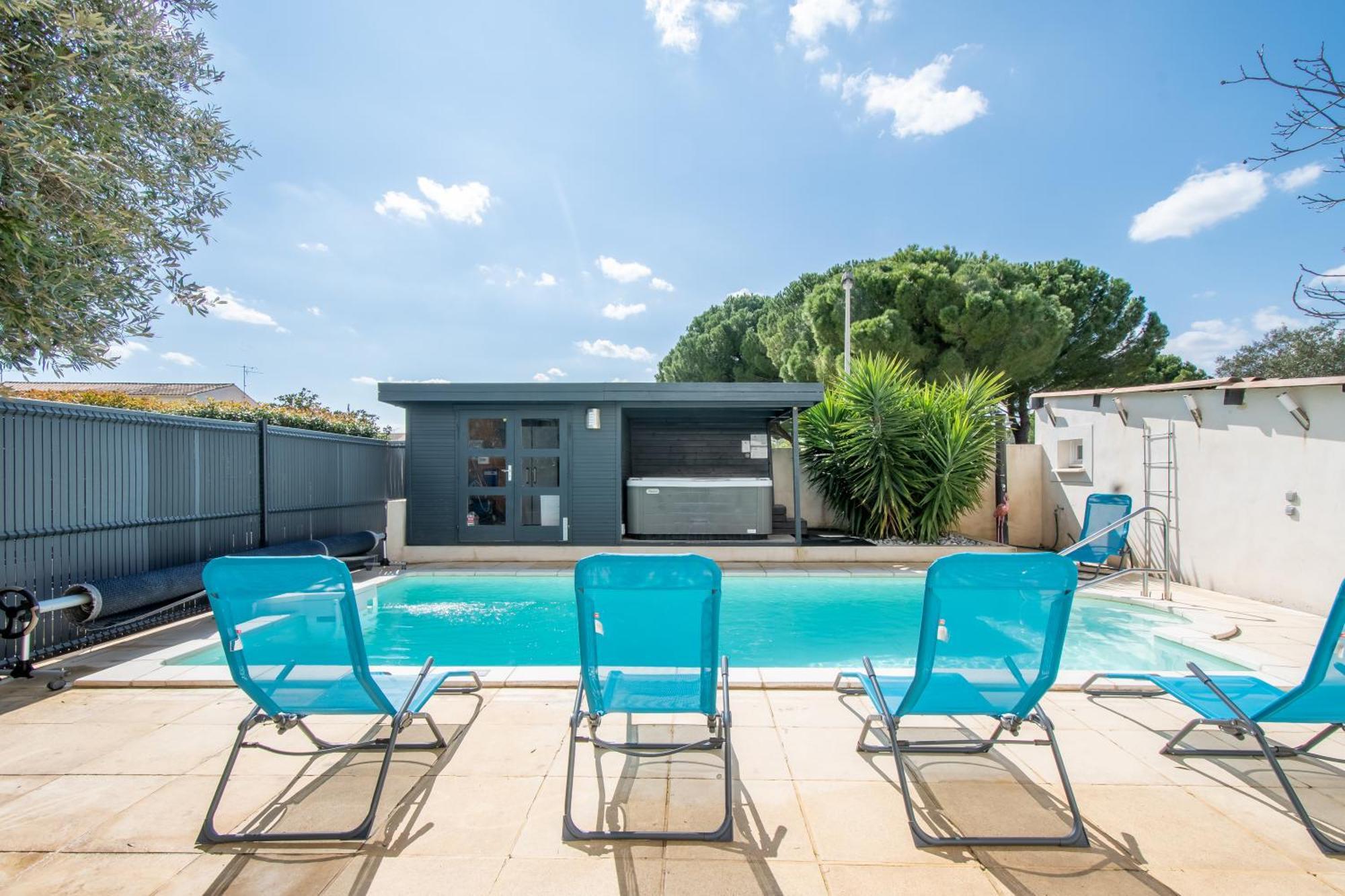 Guesthouse La Costiere - Logements Independants - Espace Piscine Jacuzzi リュネル エクステリア 写真