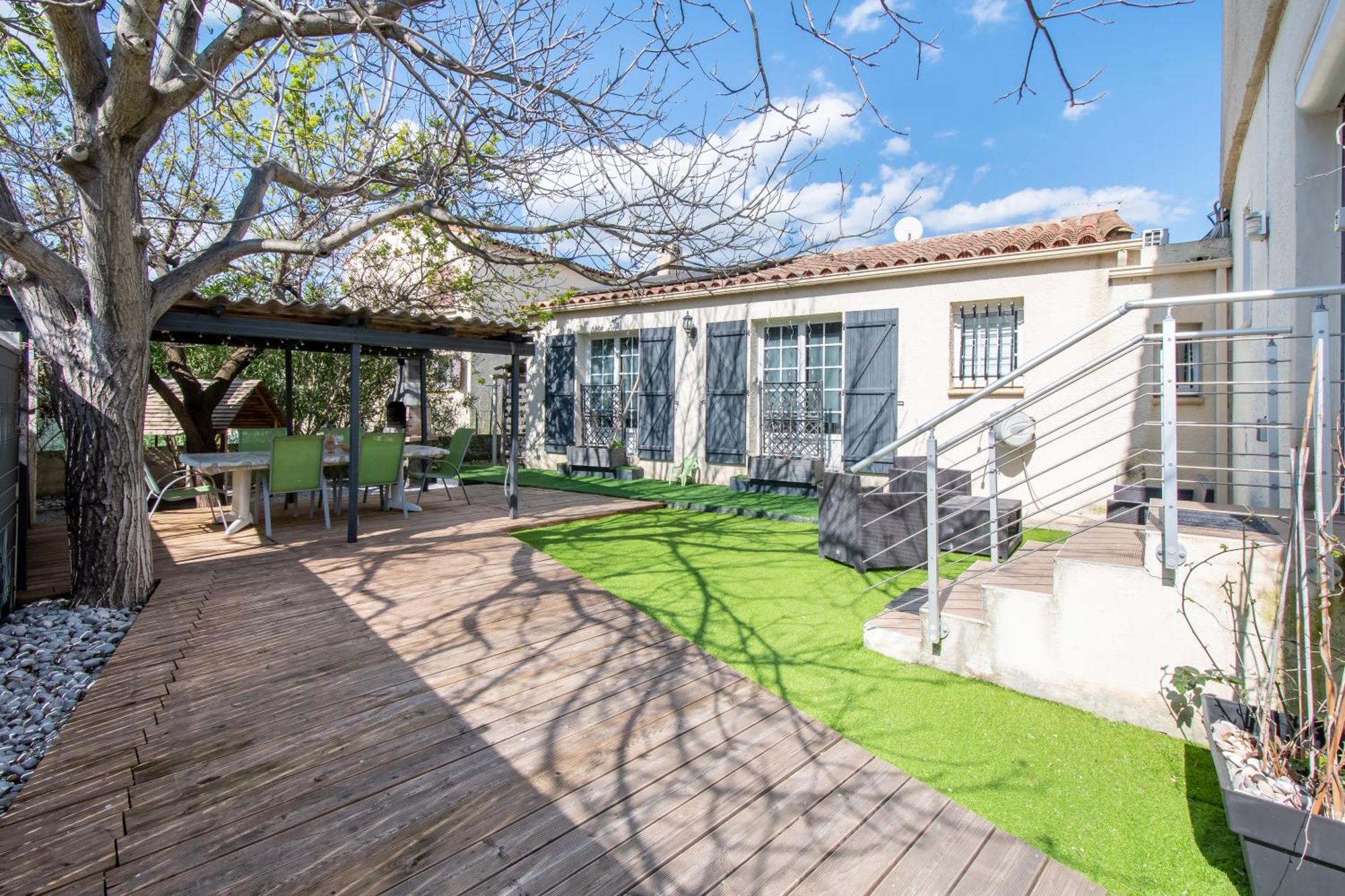 Guesthouse La Costiere - Logements Independants - Espace Piscine Jacuzzi リュネル エクステリア 写真