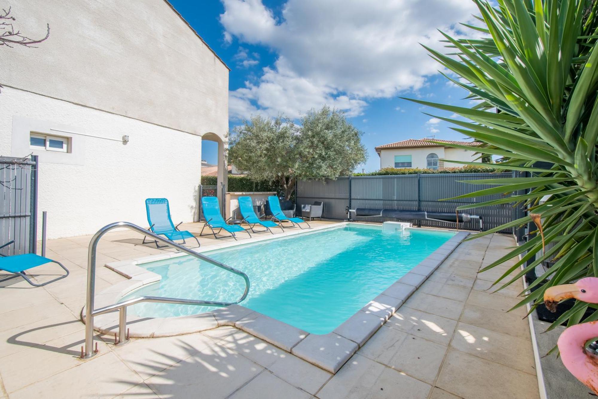Guesthouse La Costiere - Logements Independants - Espace Piscine Jacuzzi リュネル エクステリア 写真