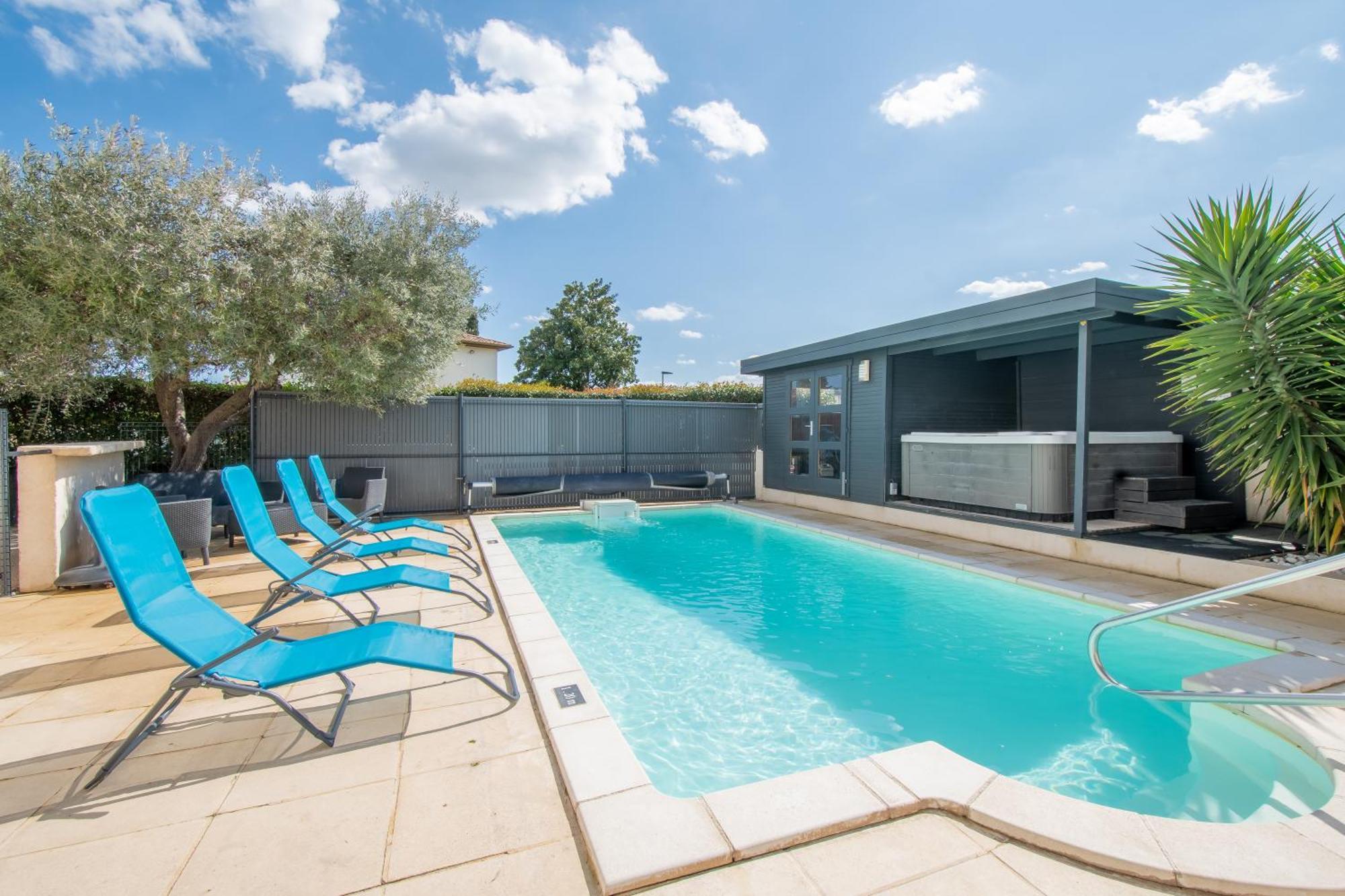 Guesthouse La Costiere - Logements Independants - Espace Piscine Jacuzzi リュネル エクステリア 写真