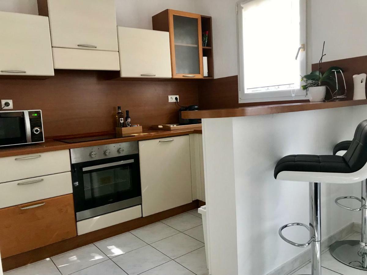 Guesthouse La Costiere - Logements Independants - Espace Piscine Jacuzzi リュネル エクステリア 写真