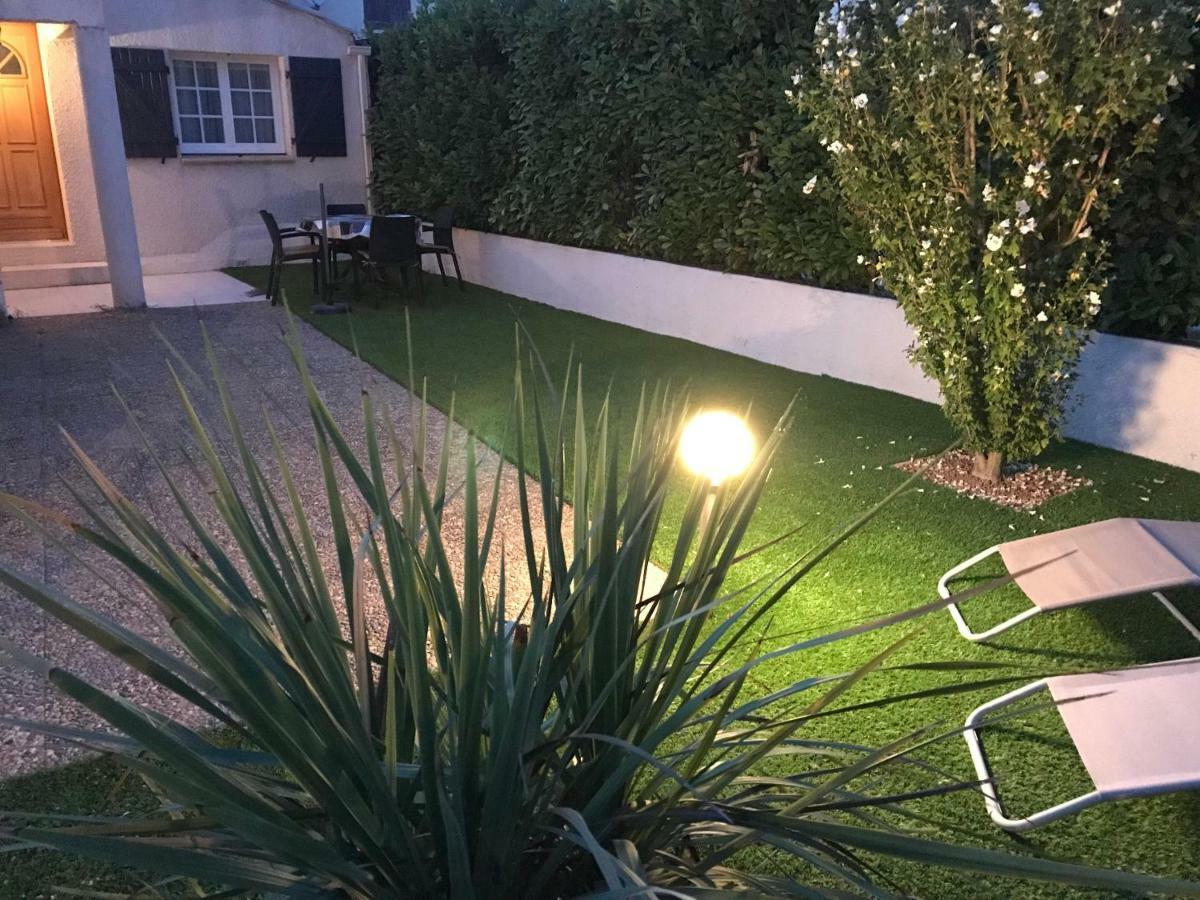 Guesthouse La Costiere - Logements Independants - Espace Piscine Jacuzzi リュネル エクステリア 写真